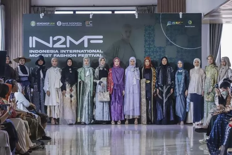 Kenalkan Produk Fashion Ke Pasar Global, Kemenkop UKM Dan BI Gelar ...