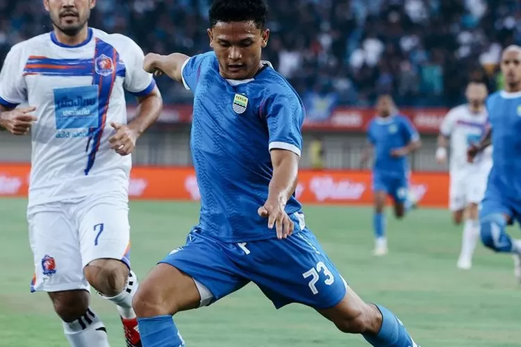 Suasana pertandingan Persib Bandung Vs Port FC pada laga perdana grup B Piala Presiden 2025, di Stadion Si Jalak Harupat, Minggu (6/7/2025).