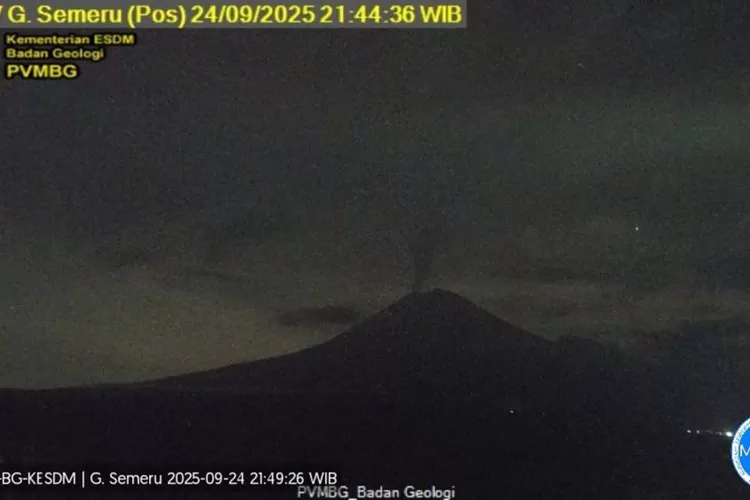 Gunung Semeru erupsi disertai letusan setinggi 900 meter di atas puncak pada Rabu (24/9/2025) malam.  (foto : PVMBG)