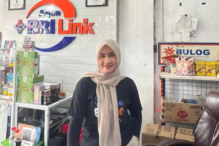 AgenBRILink Riau hadirkan layanan jemput bola, memudahkan warga desa menabung, transfer, dan bayar tagihan tanpa repot. (Dok. BRI)