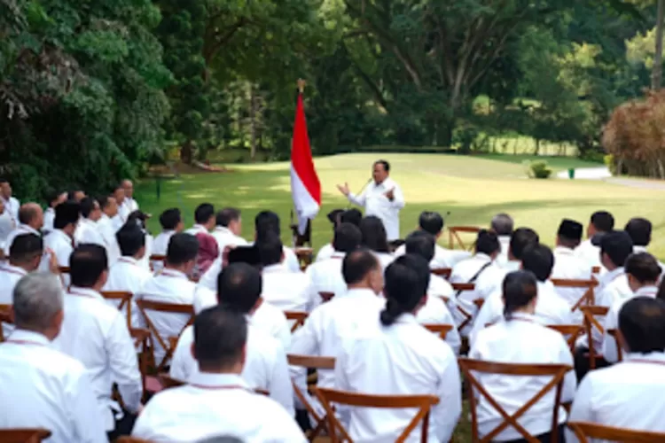Kepala Daerah Terpilih akan Jalani Retreat Selama 10 Hari di Magelang, Presiden Prabowo Punya Keinginan Ini (Potret Kabinet Merah Putih saat retreat di Akmil Magelang pada Oktober 2024 lalu (instagram.com/prab)