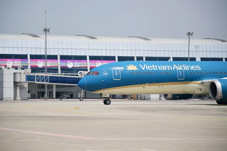 Maskapai nasional Vietnam Airlines.