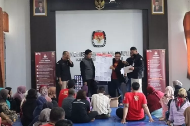 Jelang Pemilu 2024, KPU Purwakarta Temukan Ratusan Surat Suara Rusak ...