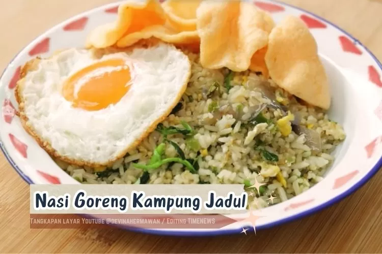 Ini Cara Bikin Nasi Goreng Kampung Jadul Ala Devina Hermawan! Pedas nendang, beda, dan nagih! (Tangkapan layar Youtube @devinahermawan / Editing TIMENEWS)