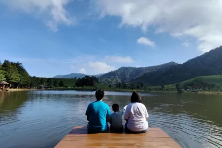 Spot Wisata Glamping Telaga Saat Puncak Bogor. (Tangkapan layar YouTube Petualang cemen.)