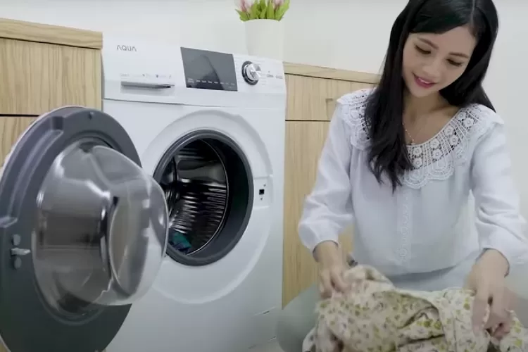 5 mesin cuci 2 tabung berkualitas dengan harga di bawah dua juta.