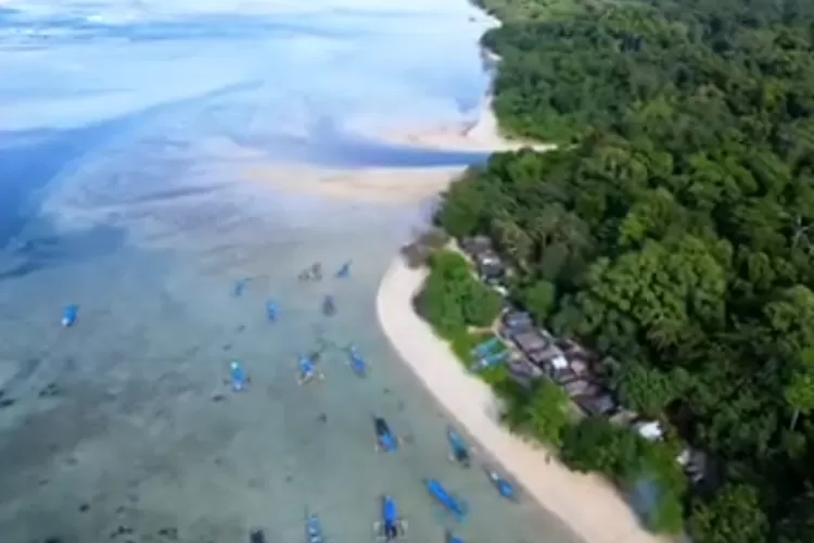 Pantai Cijeruk Sancang Garut Jawa Barat  (YouTube@Adrasa ID)