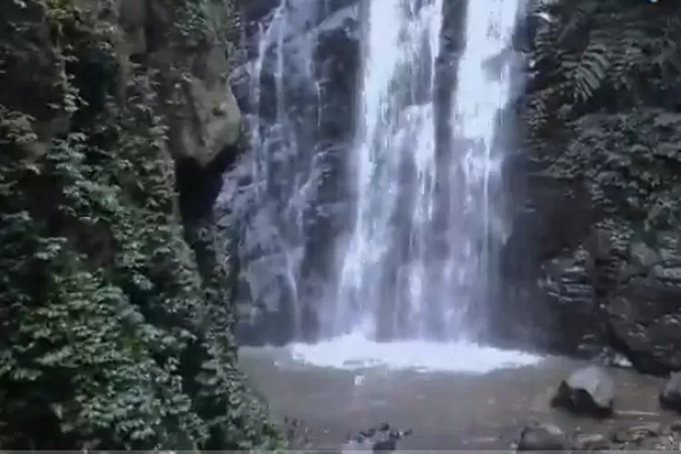 Curug Muara Jaya Majalengka Jawa Barat  (YouTube@iTrip ID)
