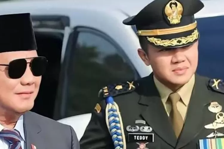 Kenali 4 ajudan Prabowo yang mencuri perhatian! Dari Mayor Teddy hingga penyanyi Rizky, siapa yang paling dekat dengan sang presiden (Tangkapan layar YouTube Studio Langit/ HukamaNews.com)