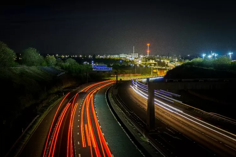 Ilustrasi Jalan Tol  (Pexel/Howard Senton)