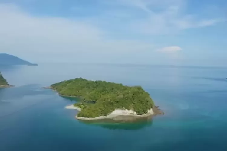 Pesona laut di ujung pantai paling Utara Kota Sabang.  (Screen Capture YouTube _ Jelajah bumi)