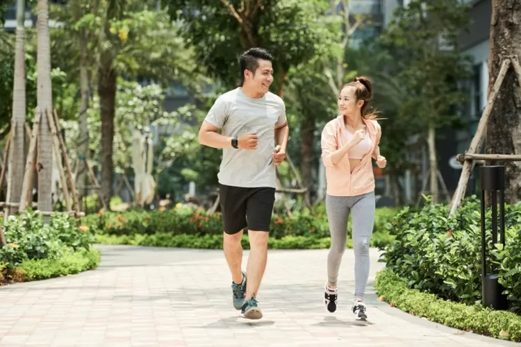  Ilustrasi lari pagi di jogging track Jakarta (Freepik.com/freepik )