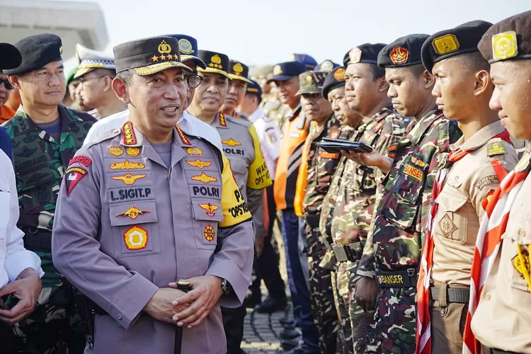 Kapolri Jenderal Pol Listyo Sigit Prabowo Memimpin Apel Operasi Ketupat ...