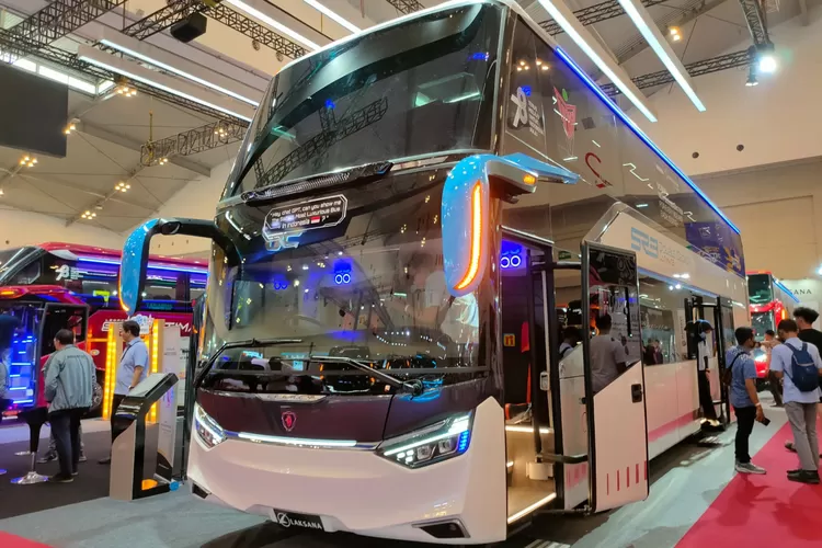 Legacy SR3, Bodi Bus Double Decker Baru Dari Laksana Diluncurkan Di ...