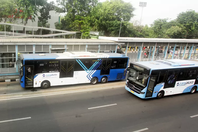 Malam Tahun Baru, Transjakarta Tambah Bus Dan Beroperasi 24 Jam - Jawa Pos