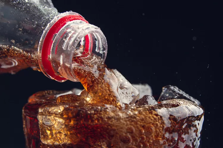 7 Efek Stop Minum Soda Mampu Turunkan Berat Badan