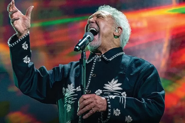 Penyanyi Legendaris Tom Jones Umumkan Bakal Konser di Jakarta, Siap