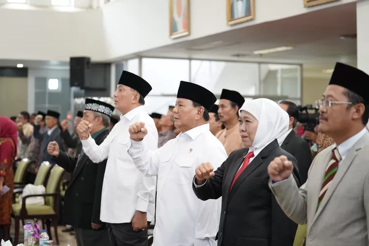 Hadiri Pengukuhan Guru Besar Kehormatan Di Malang Bareng Khofifah ...