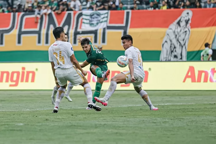 Duel Klasik Persebaya Vs Persija Berakhir Sama Kuat 1-1 Di Stadion ...