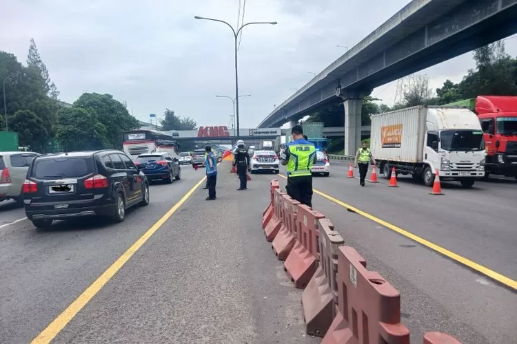 Catat Ini Jadwal Contraflow Di Tol Pada April Jawa Pos