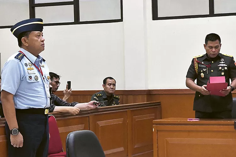 Sidang Perdana Eks Kabasarnas, Marsdya Henri Alfiandi Terima Suap Rp 8 ...