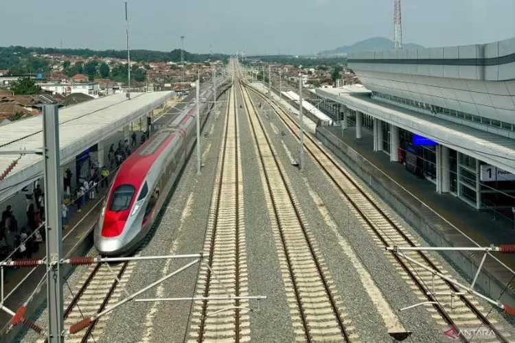 KCIC Targetkan Stasiun Karawang Beroperasi Pada Awal 2025 - Jawa Pos