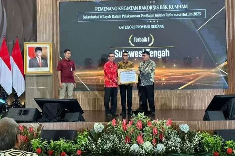 Prestasi Gemilang Kanwil Kemenkumham Sulteng, Raih Peringkat I Nasional ...