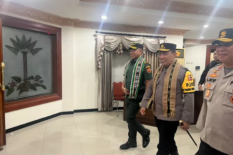 Panglima Tni Dan Kapolri Tiba Di Ambon Ini Agendanya Klik Maluku