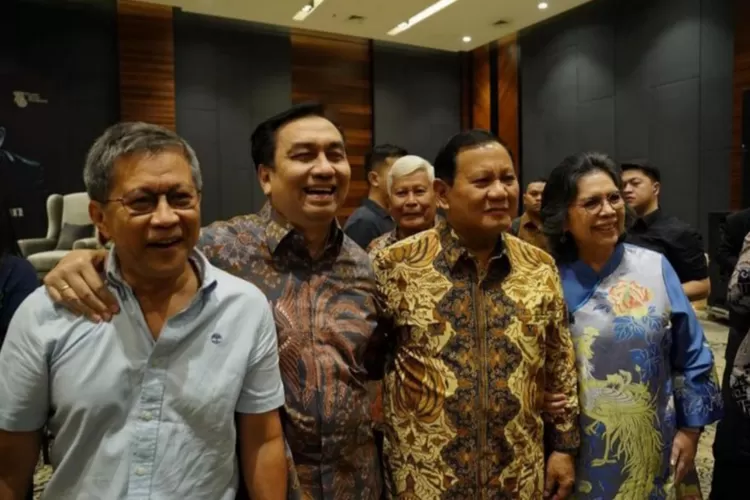 Momen Rocky Gerung Hadiri Perayaan Ultah Luhut Binsar Pandjaitan Sumringah Banget Pojok Satu