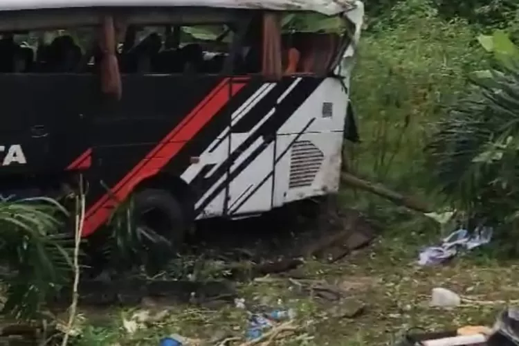 Petaka Study Tour, Rombongan Bus Pelajar Madrasah Ibtidaiyah Masuk ...