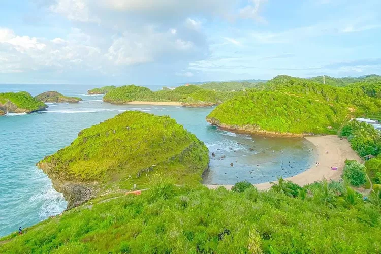 Menikmati Pemandangan Ala Raja Ampat Di Jawa Timur Pantai Cantik Di Pacitan Ini Tawarkan Pesona