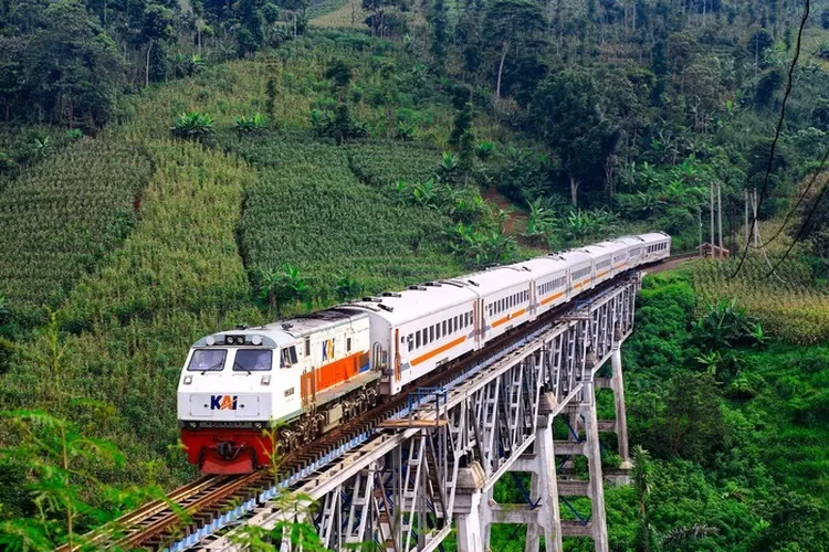 Perbaikan Prasarana Berkelanjutan Kai Wujudkan Transportasi Kereta Api