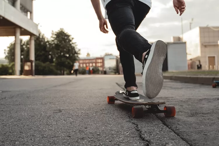 Tips Belajar Skateboard, Olahraga Ekstrim Yang Punya Banyak Peminat ...