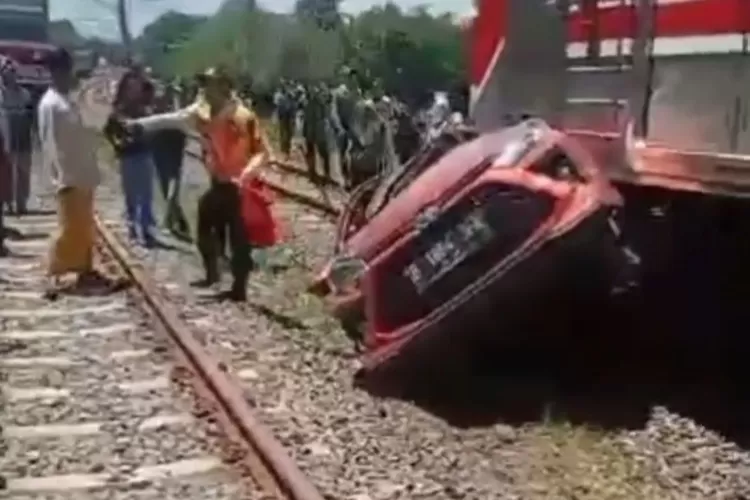 Ini Identitas Korban Kecelakaan Kereta Di Tenjo Pojok Bogor