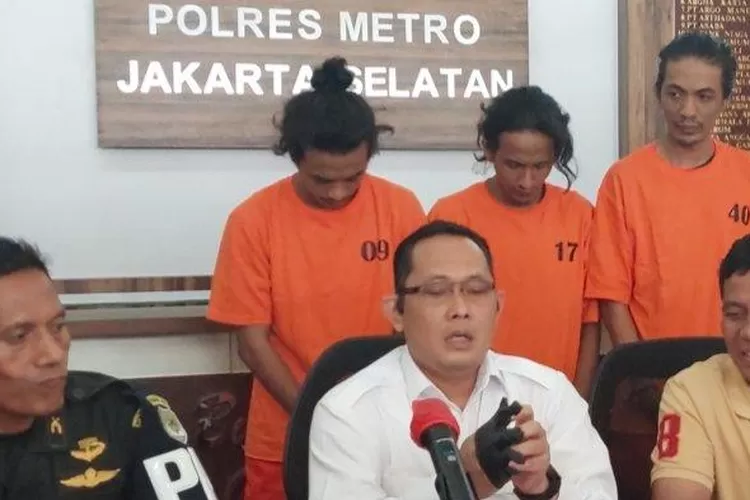 Keroyok Anggota Babinsa, Polisi Amankan Vadel Badjideh Pacar Lolly Anak ...