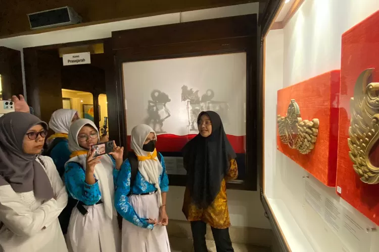 Mengenal Kembali Sejarah, Siswa SMPN 6 Yogyakarta Kunjungi Tiga Museum ...