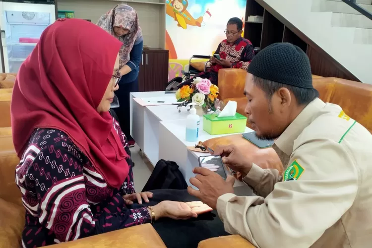 Rekam Biometrik, Syarat Penerbitan Visa Jemaah Haji 2024 - Krjogja