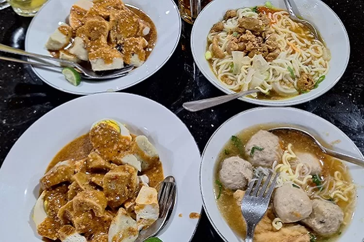 Mencicipi Bakso Titoti Enak Dan Berkaldu Dijamin Bikin Kalap Makan