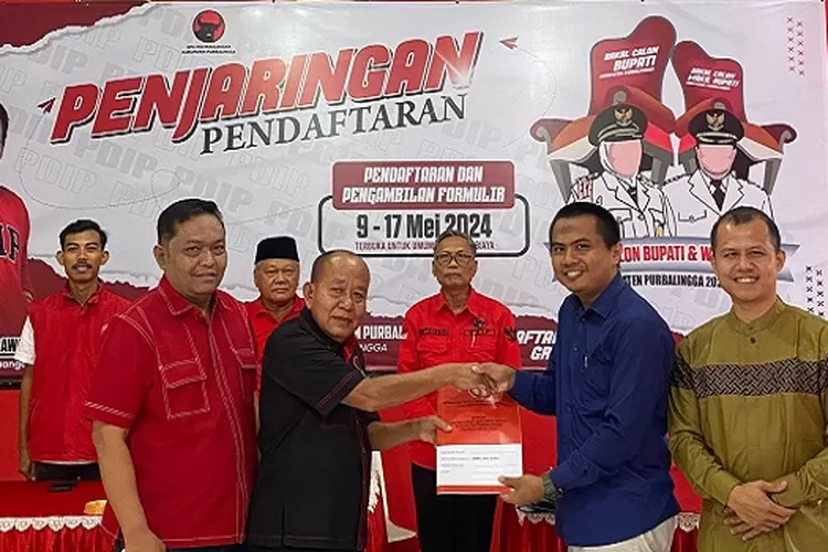 Kader Pks Ambil Formulir Pendaftaran Ke Dpc Pdip Purbalingga Krjogja