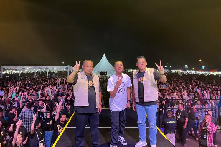 Bareng Ribuan Orang, Harda-Danang Kampanyekan Pilkada Sleman 2024 Asyik dan Damai