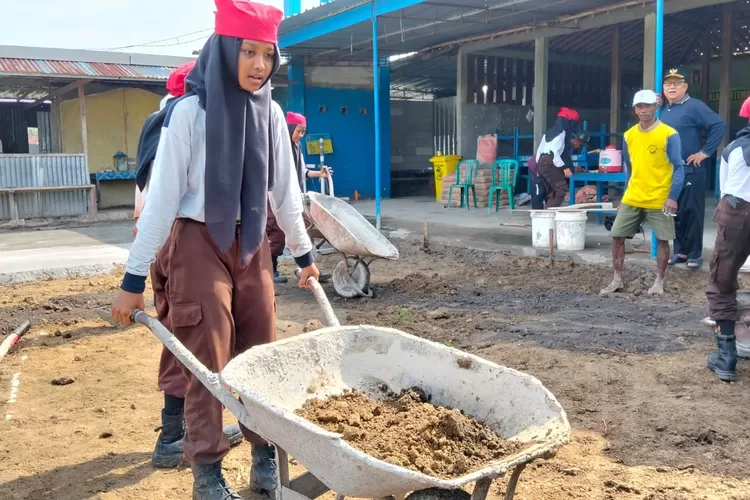 SMKN 1 Plupuh Sragen Gembleng Mental dan Karakter Siswa