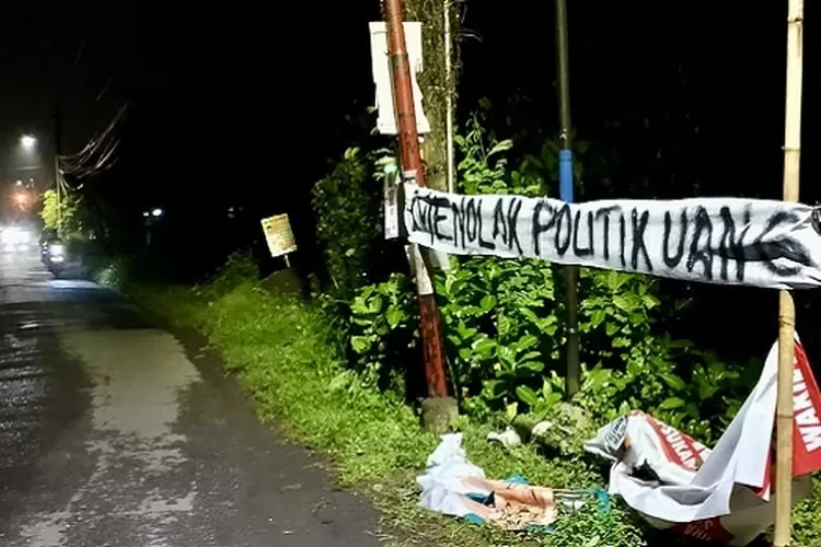 Masyarakat Sleman Serentak Pasang Spanduk Tolak Politik Uang Jelang Pilkada