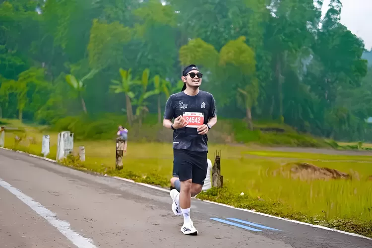 Pelari Borobudur Marathon ‘Dilindungi’ MS Glow for men Sunscreen Spray