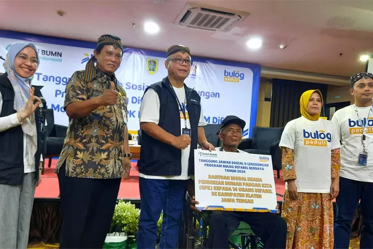 Bulog Beri Bantuan Modal Usaha 14 UMKM Difabel di Klaten