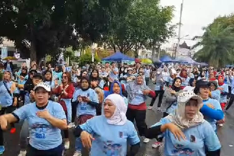 Relawan Prabowo-Gibran Di Jambi Gelar Senam Gemoy, Ketua Bolone Mase ...