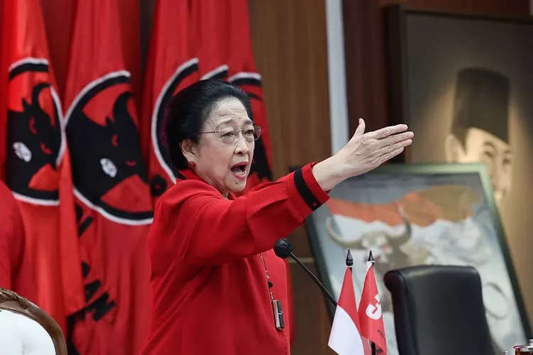 Sambil Menangis, Megawati Berterima Kasih kepada Kader PDIP Atas Kemenangan di Pileg 2024