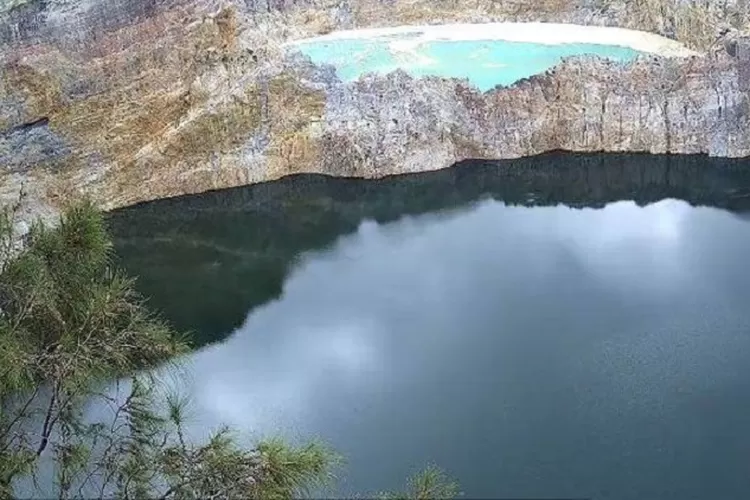 Status Gunung Kelimutu Naik, Masyarakat Diimbau Tetap Tenang