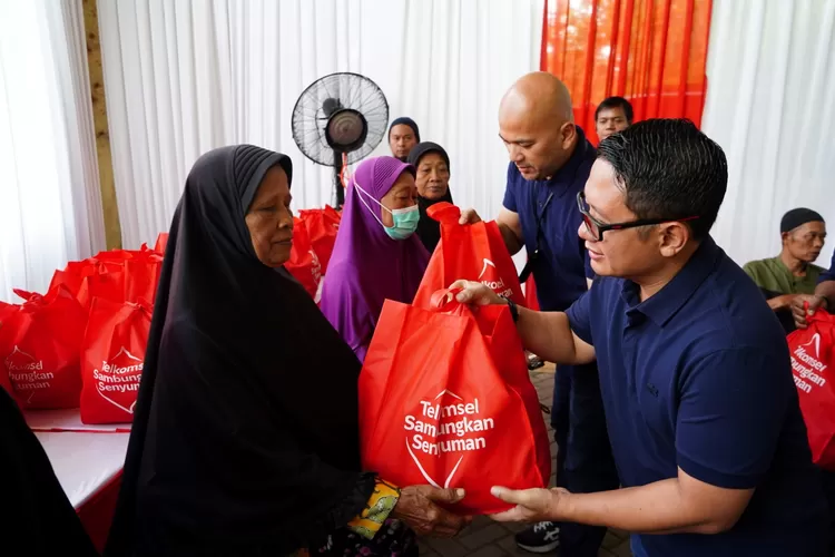 Ajak Pelanggan Raih Keberkahan Ramadan & Idulfitri, Telkomsel Berbagi ...