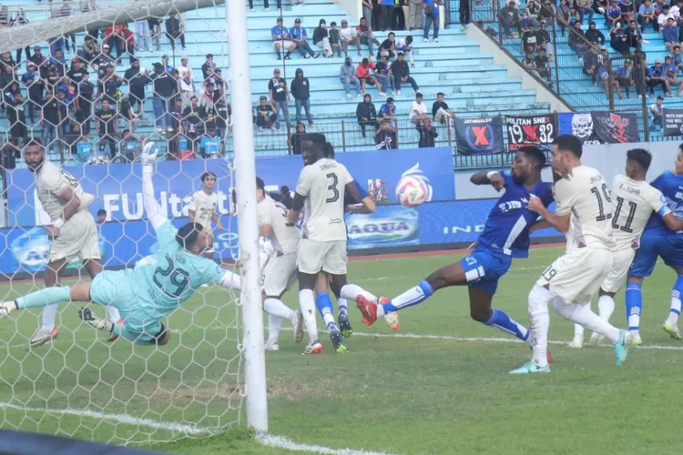 HASIL AKHIR LIVE SCORE PSIS Vs Persita, SKOR 0-1 Akhir Babak Kedua, CEK ...