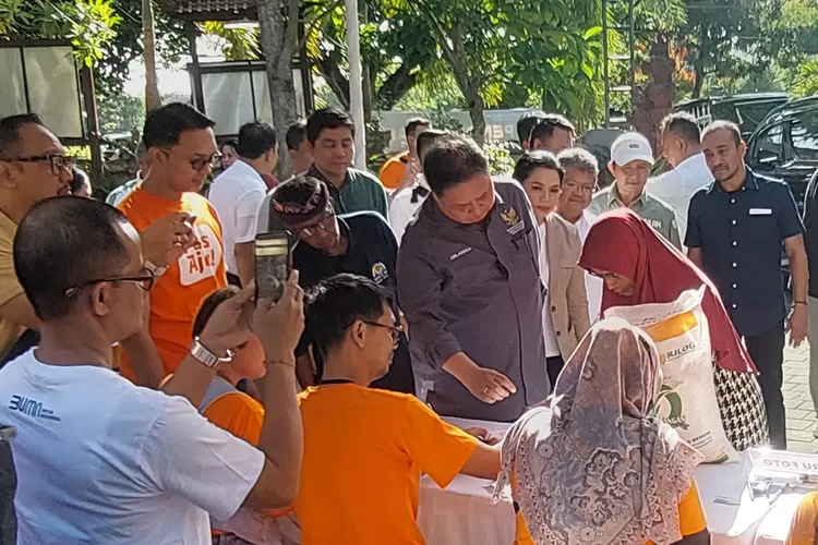 Airlangga Hartarto Senyum Manis, Prabowo Gibran Target Di Bali Pokoknya ...